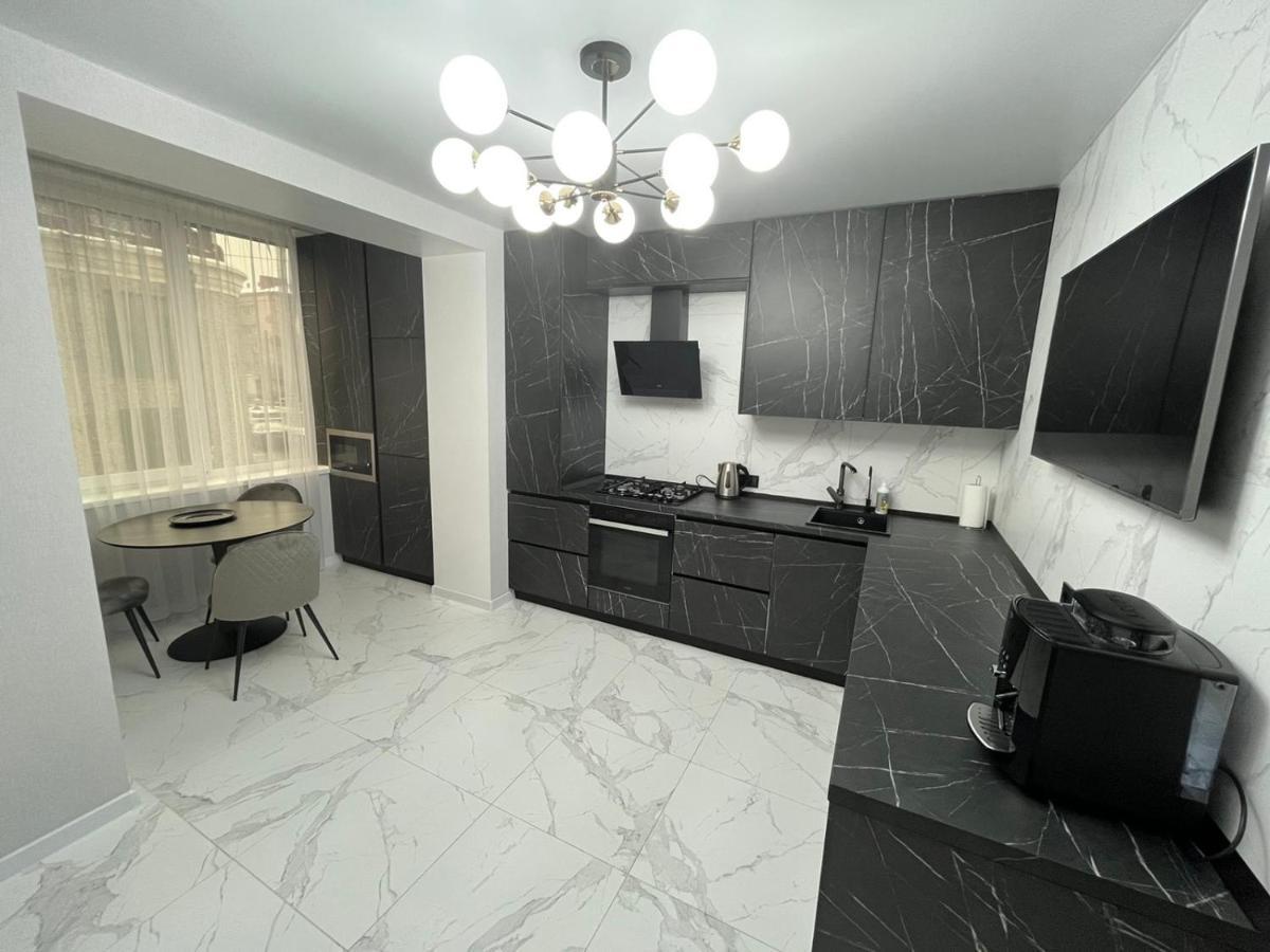 Апартаменти Люкс3 Khmelʼnytsʼkyy Exterior foto