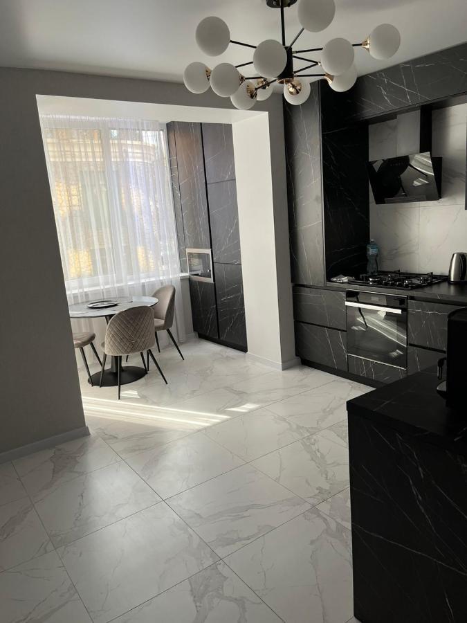 Апартаменти Люкс3 Khmelʼnytsʼkyy Exterior foto